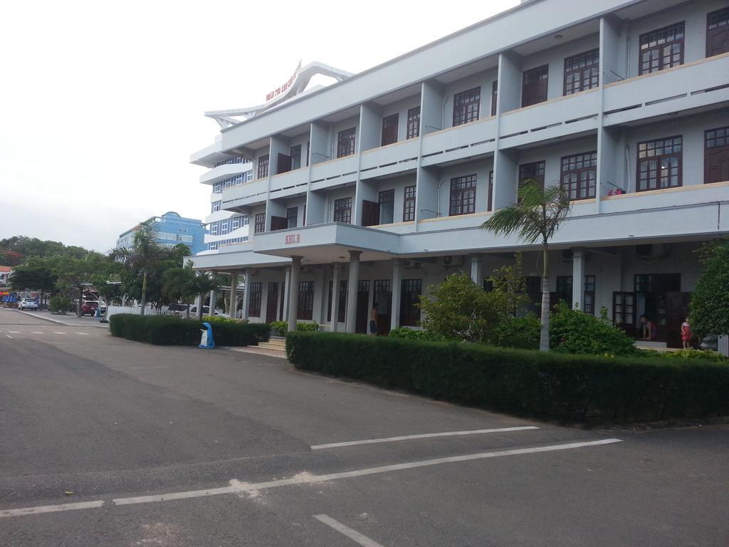Hoang Oanh Motel Лонгхай Екстер'єр фото